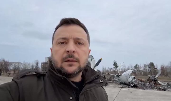 Зеленский из Гостомеля обратился к украинцам по случаю второй годовщины вторжения РФ: "Мы победим"