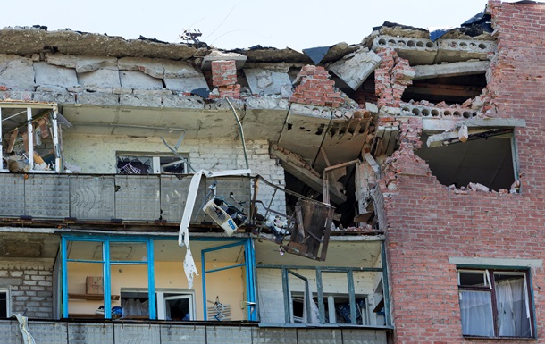 В Донецке повреждено здание железнодорожного института, - соцсети
