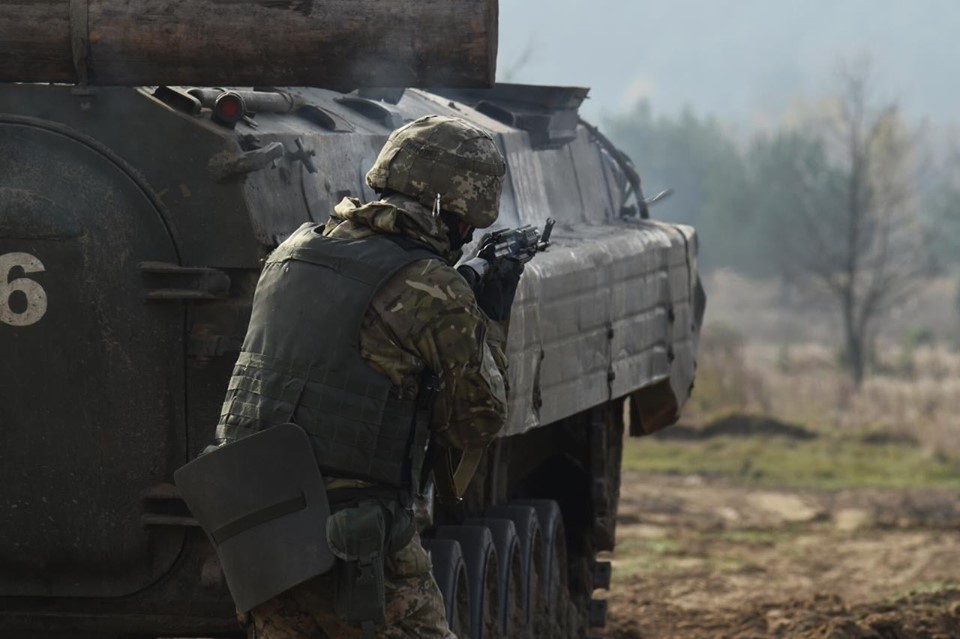 Под Горловкой в тяжелом бою ранены 6 военных Нацгвардии - стали известны детали