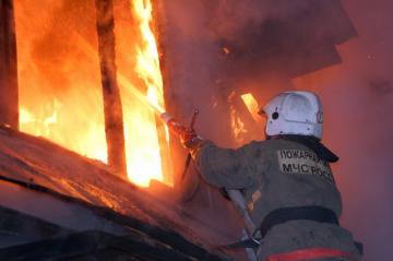 В страшном пожаре в Красноярском крае погиб мужчина и тяжело ранена девочка-подросток