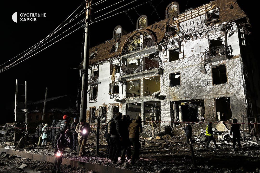 Кремль снова нанес удар по гостинице Харькова, где был и журналист из Турции: в Сети показали кадры разрушений