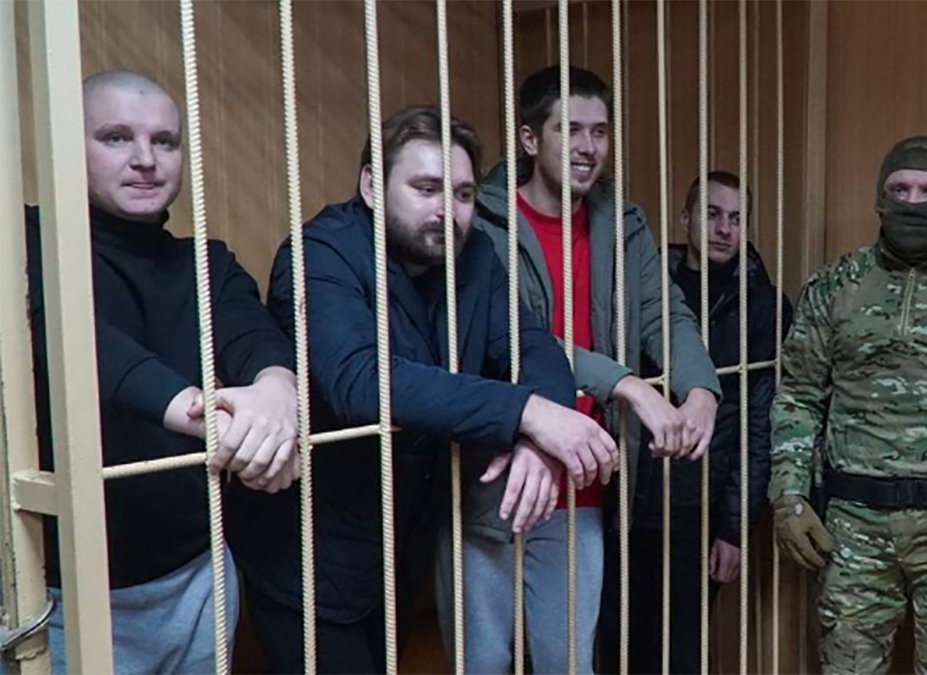 Пленные моряки уже в Украине: родственники сообщили СМИ важную информацию