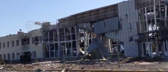 Что осталось от аэропорта в Луганске после боевых действий 