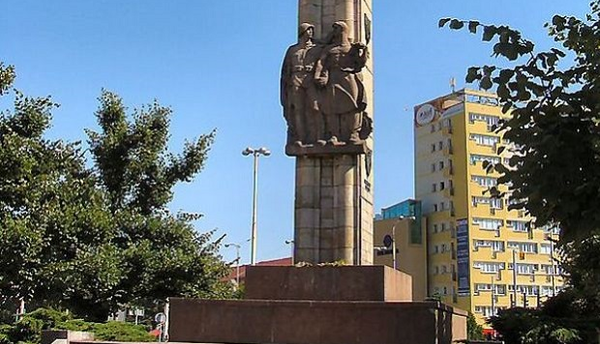 Декоммунизация по-польски: в Шецине в ближайшие дни демонтируют памятник "благодарности Красной армии"