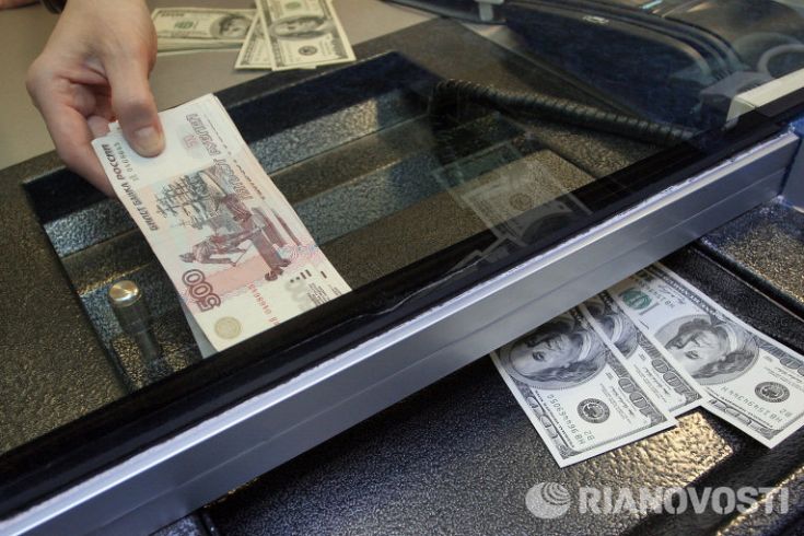 Впервые в истории курс доллара по отношению к рублю превысил 40 рублей