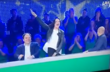 Скандальная выходка: на литовском ТВ "прикрыли" шоу "Угадай мелодию" из-за нацистского жеста в прямом эфире