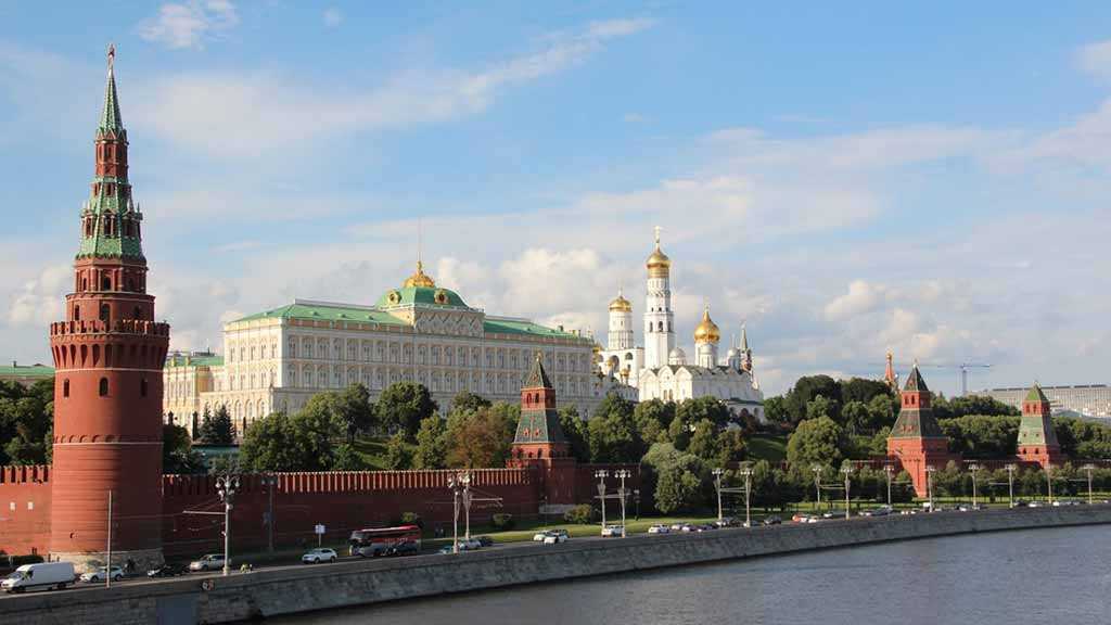 В Москве на территории Кремля найдена бомба: российские власти сделали заявление