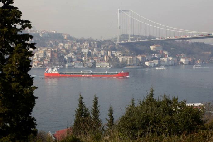 ​Турция "убивает" РФ как экспортера нефти: поставки российского "черного золота” через Босфор заблокированы