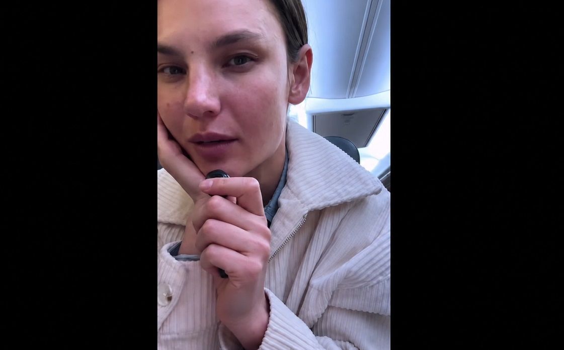 "Это просто жесть", - россиянка записала видео из самолета после удара Украины по Москве
