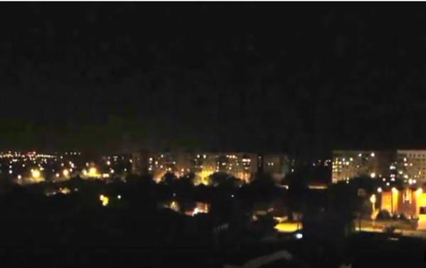 В Мариуполе и Сартане есть разрушения и трое погибших: видео обстрела