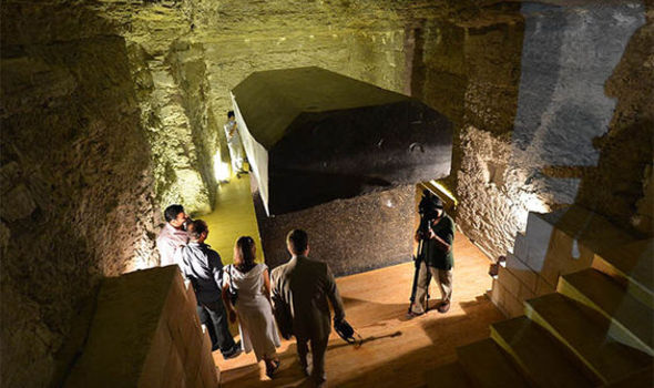 Раскрыта загадка "инопланетных" черных саркофагов, найденных в долине пирамид