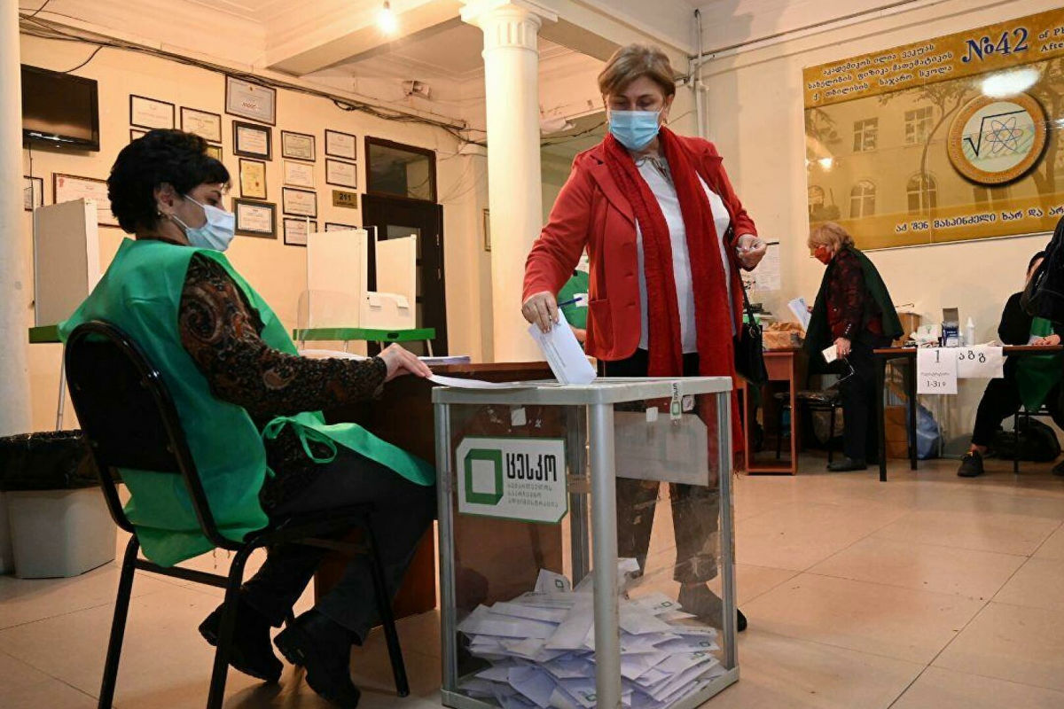 Партия Саакашвили проиграла выборы в Грузии: 99,9% голосов посчитаны