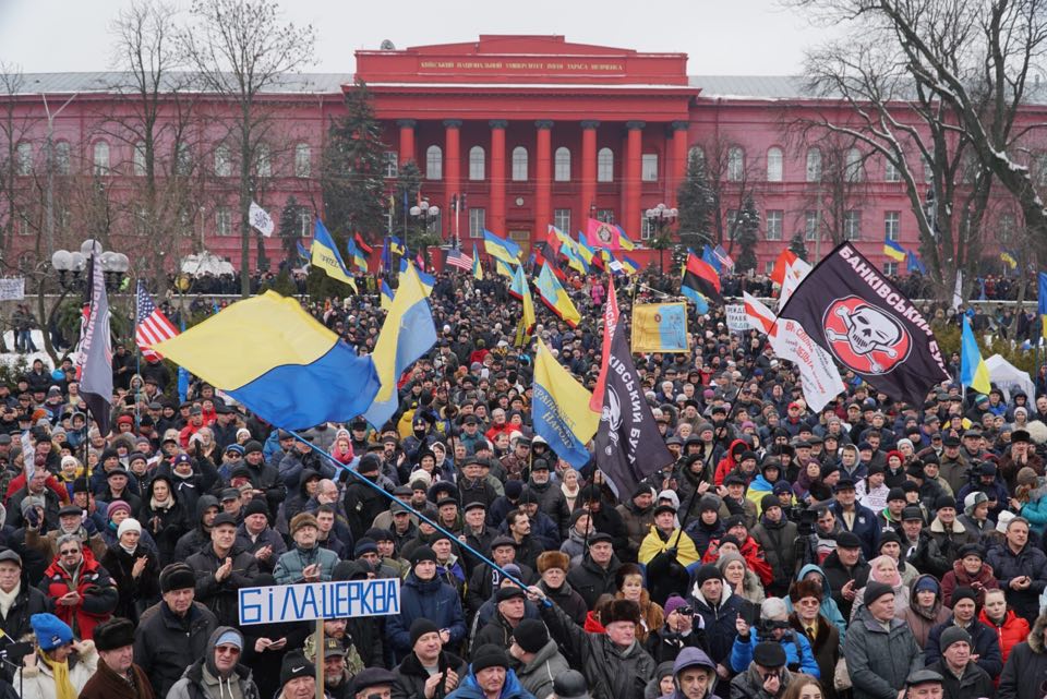 Киевская полиция сообщила, насколько спокойно прошли протестные акции в столице: стало известно, сколько граждан вышло за отставку президента