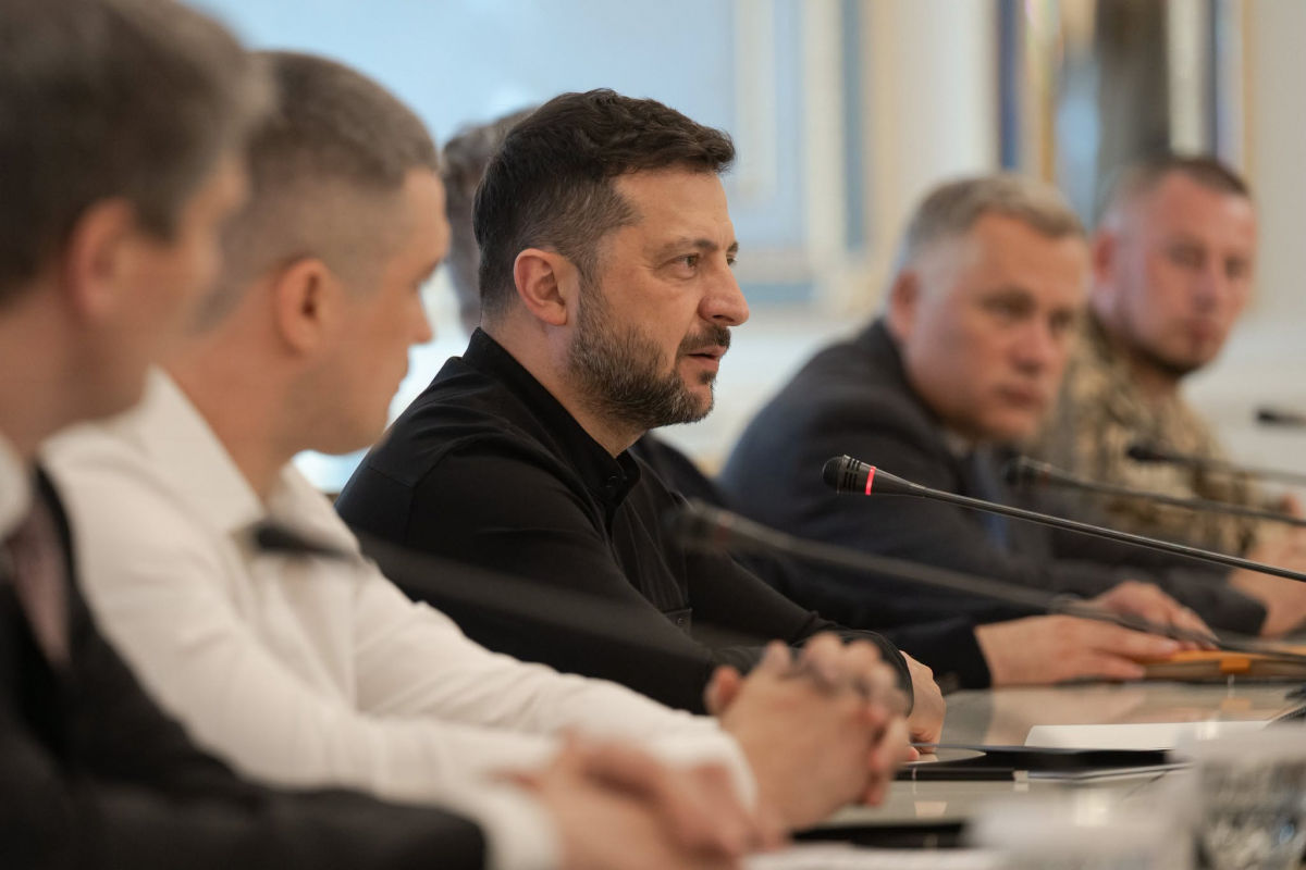 Зеленский предложил Путину встретиться в неожиданном месте: "У него не будет проблем"