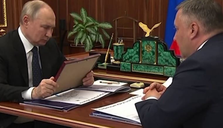 В Сети появилось видео, где Путин просит "передать привет" ликвидированным в Украине оккупантам