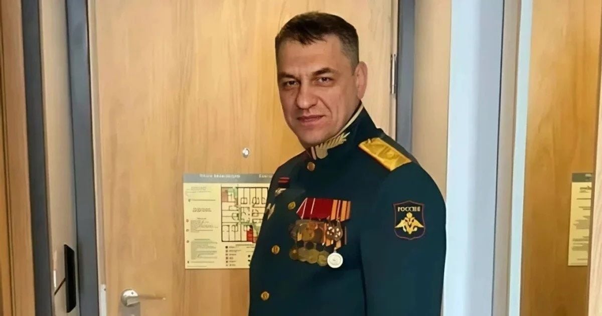 Под Покровском генерал РФ Ахмедов отправил на убой колонну бронетехники: видео разгрома