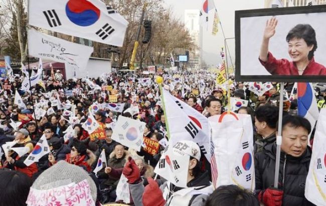 Массовые протесты в Южной Корее: в Сеуле снова требуют отставки президента-коррупционера Пак Кын Хе