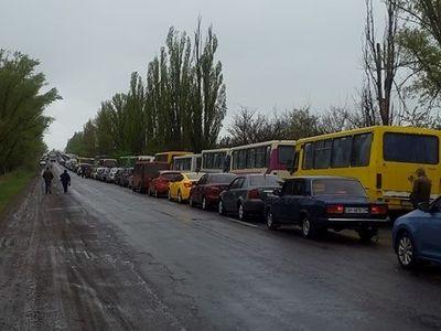 Яценюк предолжит Раде узаконить пропускной режим на Донбассе