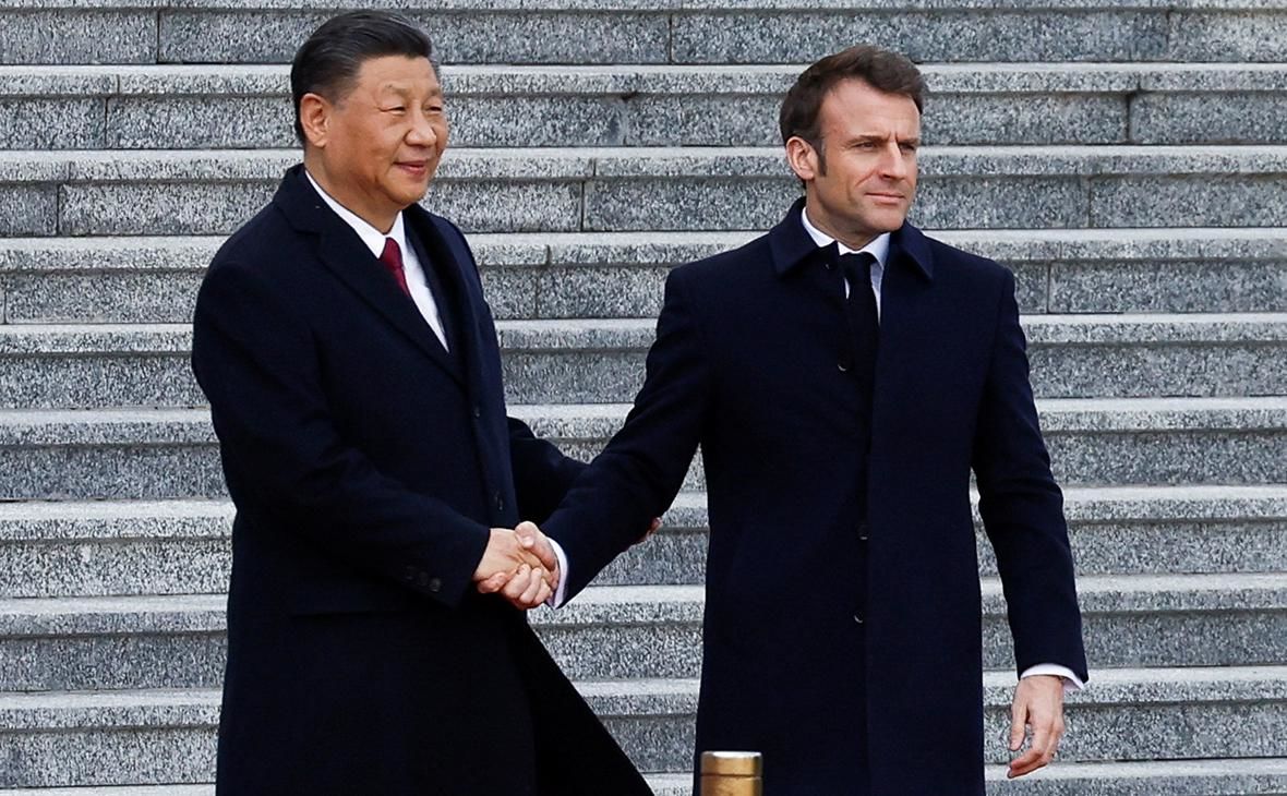Си Цзиньпин склонял Макрона к союзу против США - Reuters
