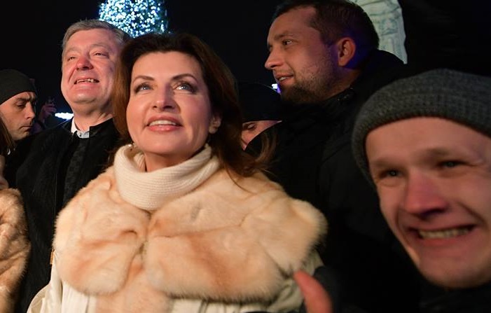 "Самый народный президент!" - Порошенко вызвал фурор появлением в Новогоднюю ночь на Софиевской площади – видео