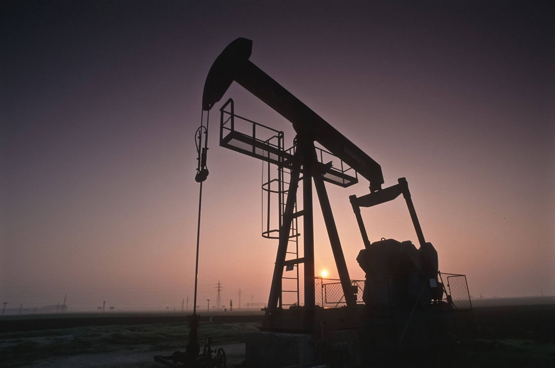 РФ потеряет половину добычи нефти, с "Газпромом" покончит правительство - эксперт