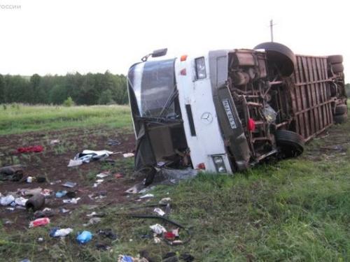 По пути из Донецка в Ялту автобус с пассажирами перевернулся: пострадало 12 донетчан 