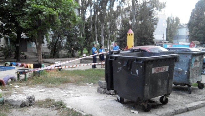 В Запорожье мать сбежала из роддома и выкинула новорожденного ребенка в мусорный бак