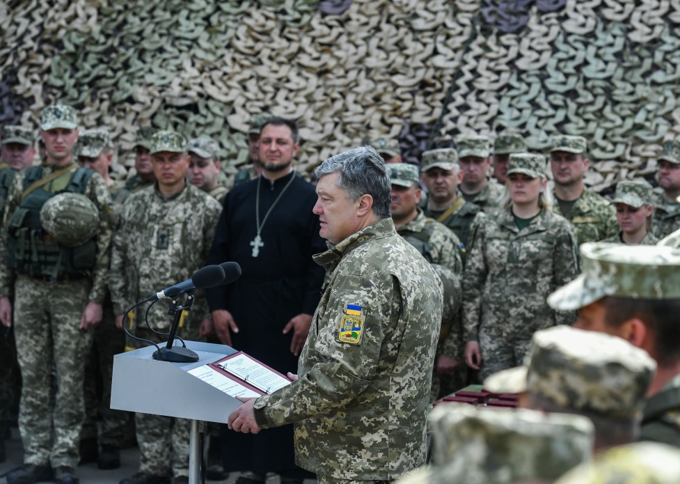 "Мне не стыдно смотреть в глаза украинским воинам", - Порошенко сделал громкое заявление о ВСУ в Авдеевке