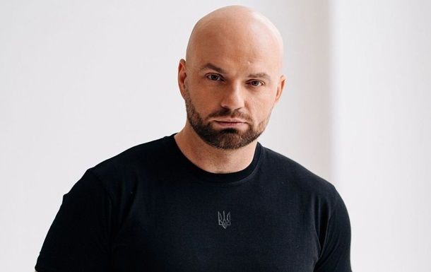 Відомий телеведучий Слава Дьомін не зміг оновити дані у ТЦК: з'ясувалася причина