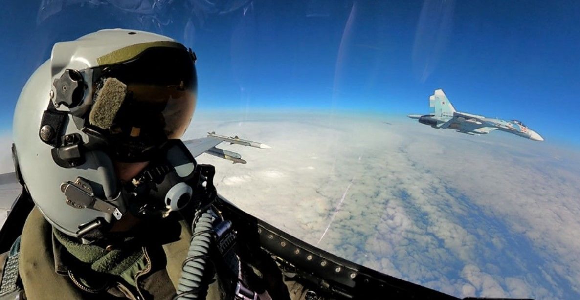 Истребители F-16 "Карпатских гадюк" прогнали российские Су-27 от границ НАТО