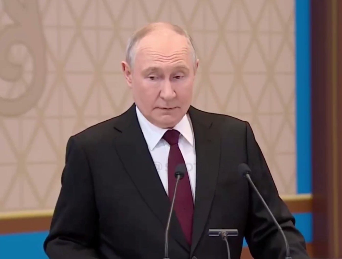 Путин обещает "сравнять всех с землей" после слов главы МИД Литвы о Калининграде