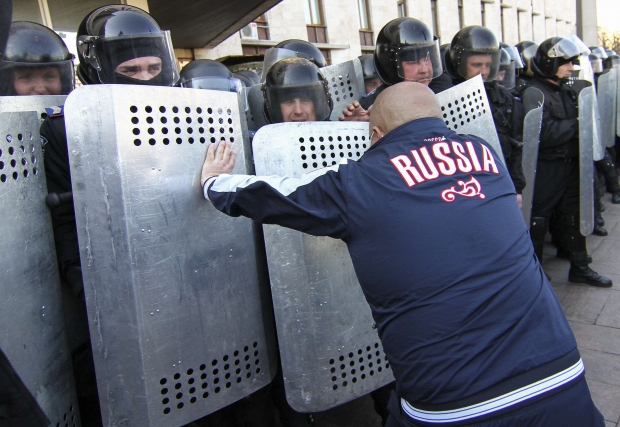 “Народ Украины воюет с теми, кто приперся извне. России никогда не простят Крым и Донбасс”, - активист РФ чуть не сорвал эфир "НТВ"