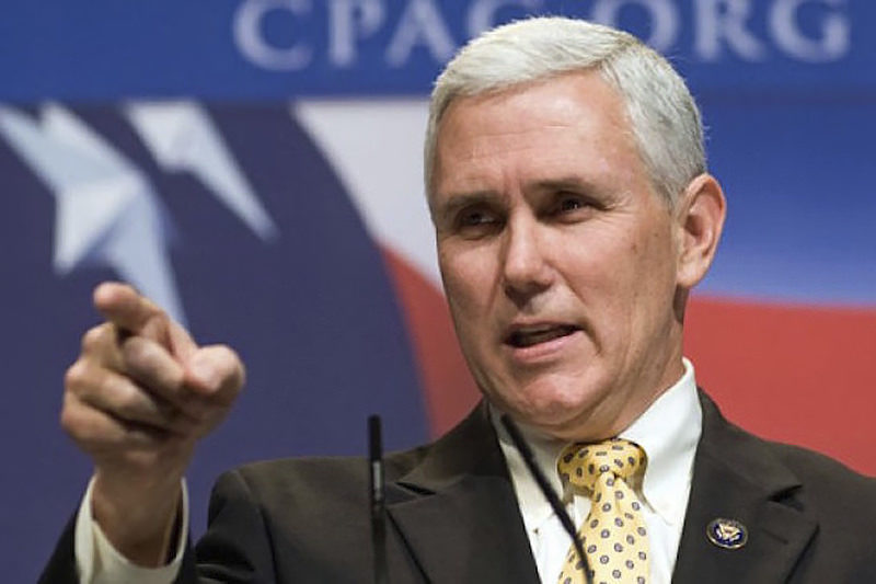 "Мы с Трампом этого терпеть не будем!" – стало известно, почему вице-президент США Пенс покинул матч по американскому футболу