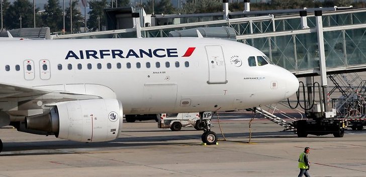 Бомба, так напугавшая пассажиров Air France в Кении, оказалась бумажной подделкой