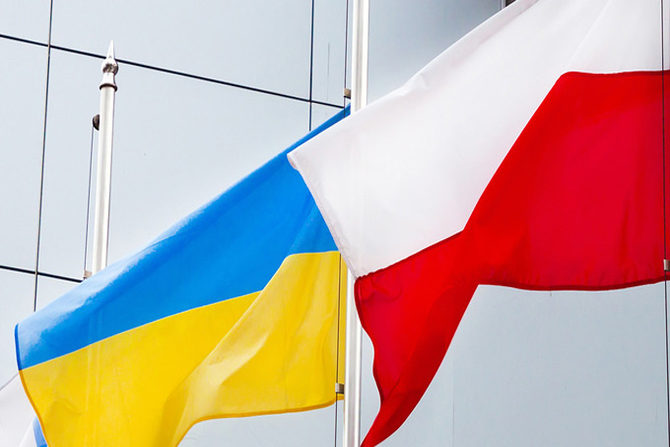 Скандал продолжается: вице-министр обороны Польши Дворчик пригрозил Порошенко, что "Украина с националистами и Бандерой в ЕС не войдет"