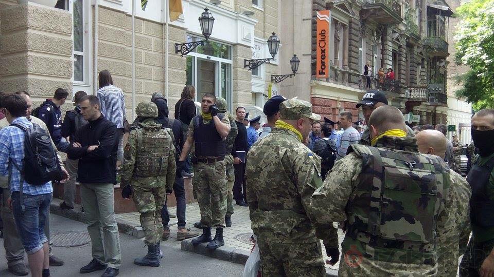 Штурм офиса строительной компании в Одессе: трое раненых, один задержанный