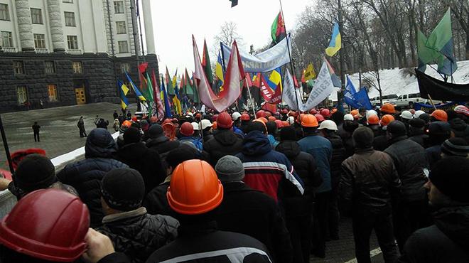 ​Кихтенко: донецкие шахтеры на митинге в Киеве не были и не стучали касками