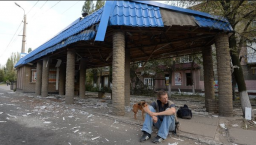 Обстрел в Горловке: мирные жители в панике пытаются сбежать из города