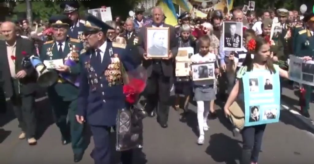 "Бессмертный полк" на День Победы над нацизмом во Второй мировой войне 9 мая в Одессе. Прямая трансляция