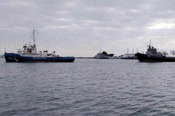​"Яны Капу", "Бердянск" и "Никополь" плывут домой - россияне вывели корабли из Керчи