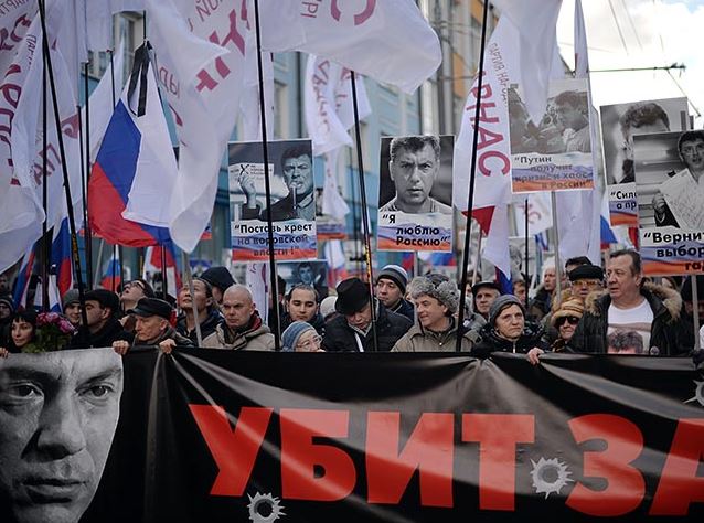 Московские силовики оцепили место гибели Немцова и перекрыли движение, - СМИ