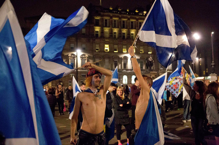 В Шотландии после референдума начались стычки между противниками и сторонниками отделения