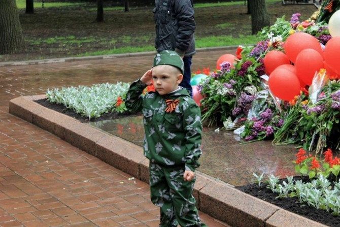 ​Как РФ "воспитывает" детей в "ДНР" - родители боятся об этом публично говорить
