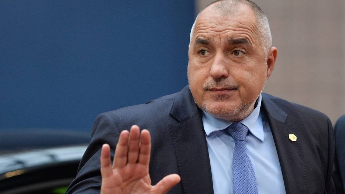 Болгария готовится выслать из страны двух дипломатов РФ