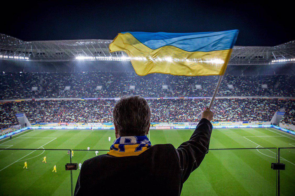 Фото дня: Порошенко на матче Украина - Люксембург покорил всех болельщиков