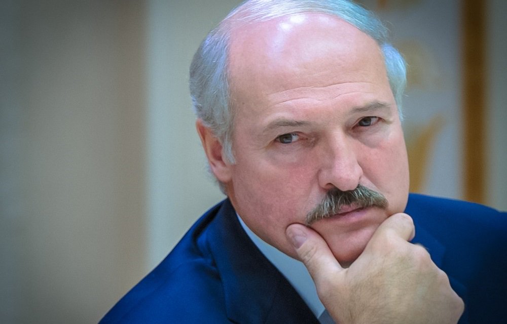 Лукашенко - Медведеву: "Умники в Кремле больше не смогут нас наклонять! Дима, тебе тоже придется кое за что заплатить. Деньги есть?"