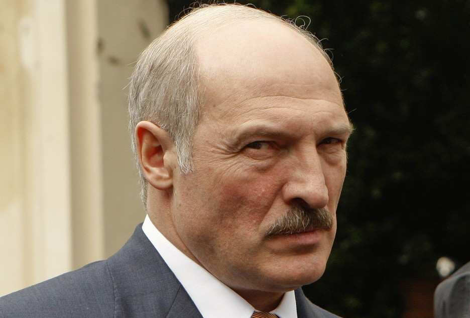 ​После громкого заявления Лукашенко о "приватизации победы" Россия "наказала" Беларусь новыми санкциями