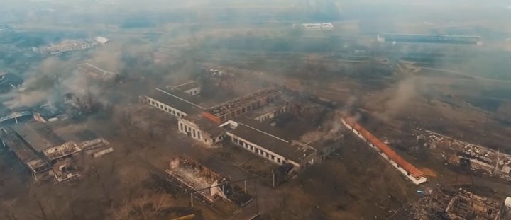 Во что превратились военные склады в Балаклее: в Сети появилось видео ужасных последствий, снятое с высоты птичьего полета 