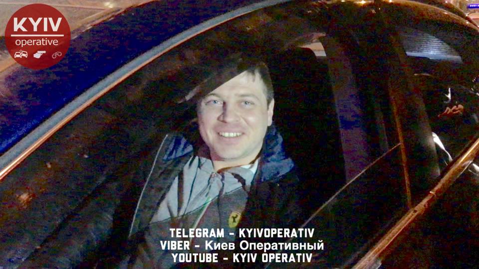 Ночное ДТП в Киеве: пьяный водитель российского дипломатического представительства буквально раскрошил чужое авто - кадры