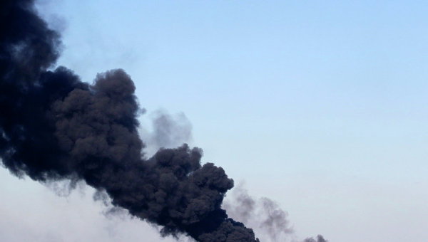 Соцсети: в аэропорту Донецка начался сильный пожар